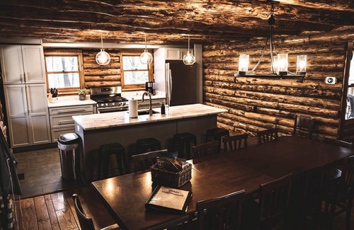 Casanova House | An upscale log cabin
