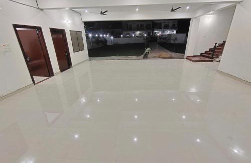 Varanasi House | ANAND BHAWAN Aj