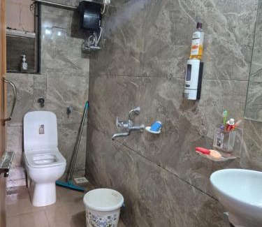 Pardi Apartment | Anand Home Stays