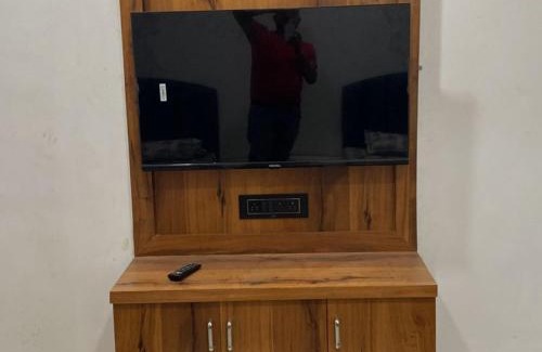 Gondia Apartment | Anant Shree Guest House Ac Room With Free Wifi Hotel Gondia