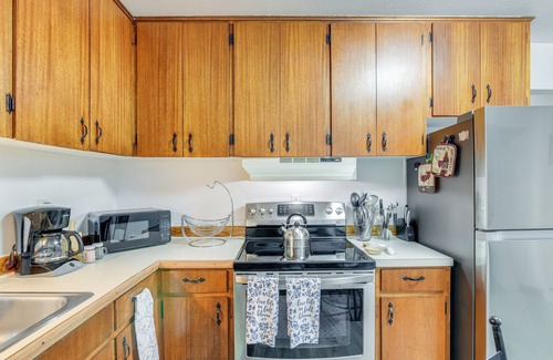 Government Hill House | Anchorage Townhome: 2 Mi to Dwtn!
