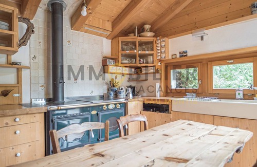 St. Luc Ski Chalet | Ancien raccard authentique transformé pour 4 personnes. Chaleureux et plein de charme. Au calme, en