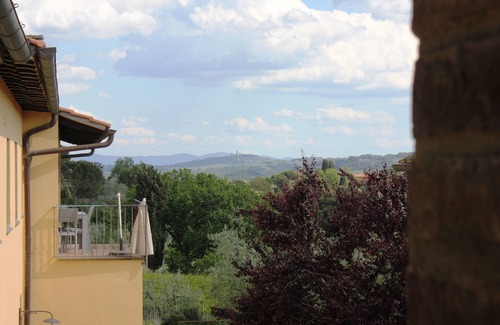 Gambassi Terme Apartment | Ancient farmhouse with swimming pool near San Gimignano