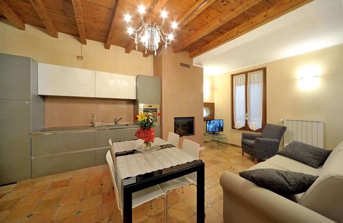 Salo Apartment | Ancient theater in the center