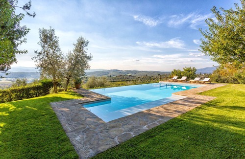 Pergine Valdarno Villa | Ancient Tuscan farmhouse surrounded by greenery breathtaking views, private pool