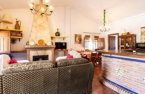 Niguelas Villa | Andalusian rustic farmhouse with private pool