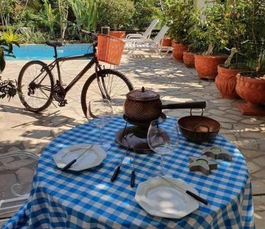 Niteroi House | Andorinhas "Mini casa de hóspede"