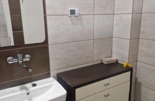 Hrastnik Bed & Breakfast | Andrejev dom na Slemenu