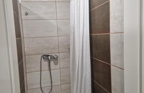 Hrastnik Bed & Breakfast | Andrejev dom na Slemenu