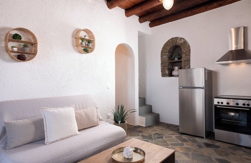 Megas Yialos-Nites Apartment | Andros Serenity Retreat - Adults Only