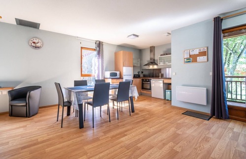 Montoulieu Apartment | Angélique Verte 10 - Chalet vue montagne T3