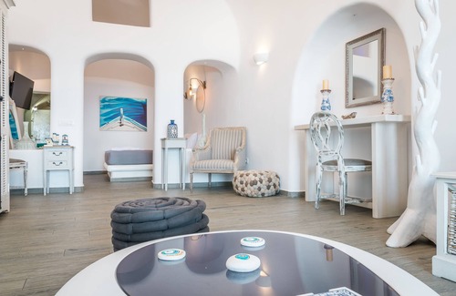 Fira House | Angel Luxury Suites