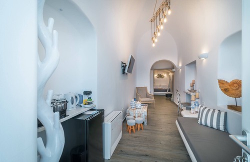 Fira House | Angel Luxury Suites