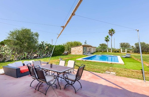 Campos Villa | Angela