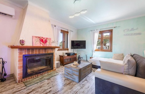 Campos Villa | Angela