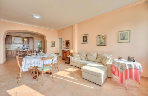 Cecina House | Angela -Terrace & beautiful View lake - Happy Rentals