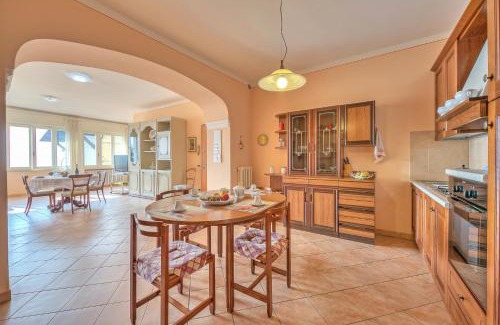 Cecina House | Angela -Terrace & beautiful View lake - Happy Rentals