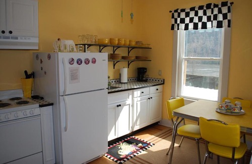 Fries Apartment | Angels Rest