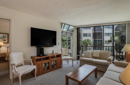 Marco Island Apartment | Anglers Cove Oasis
