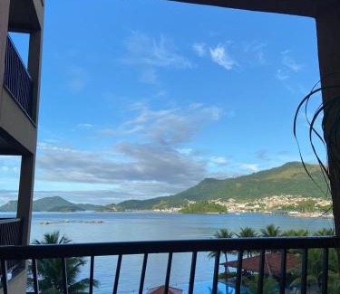 Praia do Jardim Apartment | Angra dos Reis - Apartamentos com Vista para o mar OU para piscina Condomínio Porto Bali