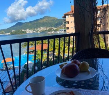 Praia do Jardim Apartment | Angra dos Reis - Apartamentos com Vista para o mar OU para piscina Condomínio Porto Bali