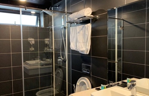 Long Bien Hotel | Anh Hong Hostel