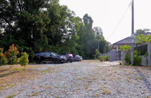 Kampung Durian Guling House | Anjung Homestay & Event