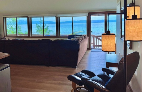 Glen Arbor House | Annex Pet Friendly Waterfront Cottage within walking distance to Glen Arbor!