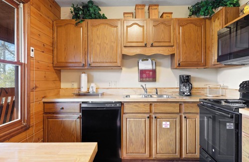 Gatlinburg Cabin | Annie's Smoky View by Jackson Mountain Homes