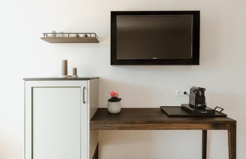 Tramin Hotel | Ansitz am Eck by Hotel Pernhof