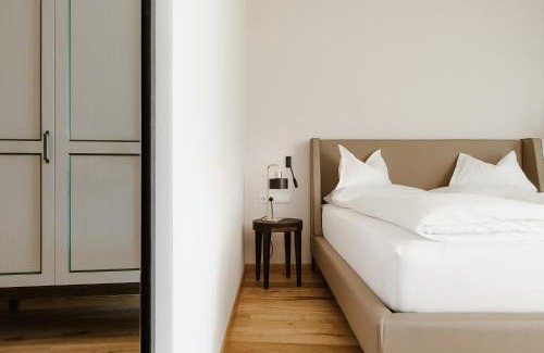 Tramin Hotel | Ansitz am Eck by Hotel Pernhof