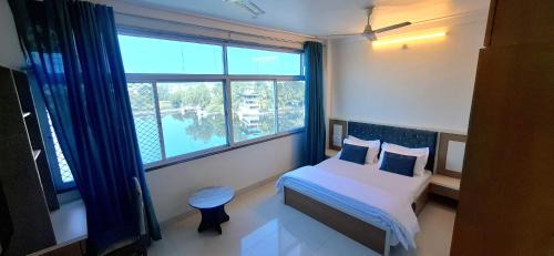 Lake Swaroop Sagar House | Antariksh