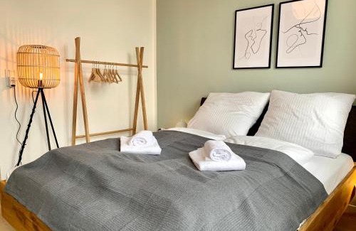 Innenstadt Apartment | Antoni Homes 2 Personen I Zentral I Studio I Balkon