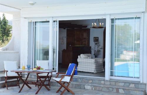 Xylokastro-Evrostina Apartment | Antorina Beachfront Villas