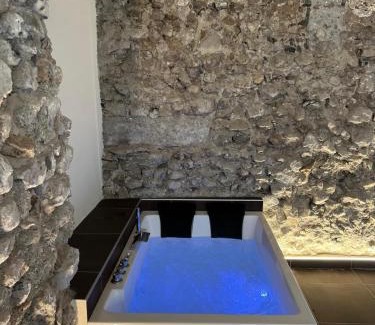 Historical Downtown Salerno Apartment | Antrum Suite