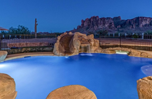 Apache Junction House | Apache Junction: LUX, Pool, Spa, TVs ALL BRs, Fire Pit, AMAZING MT VIEWS, Studio, 5 Bikes