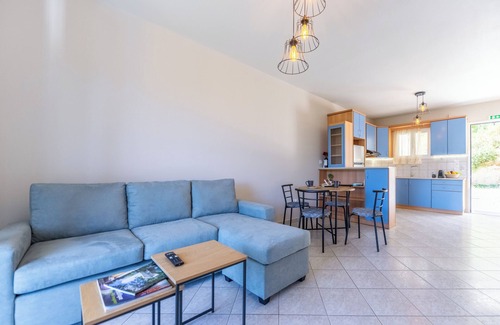 Lassi Apartment | Apaggio di Argostoli ΙΙ private parking & sea view