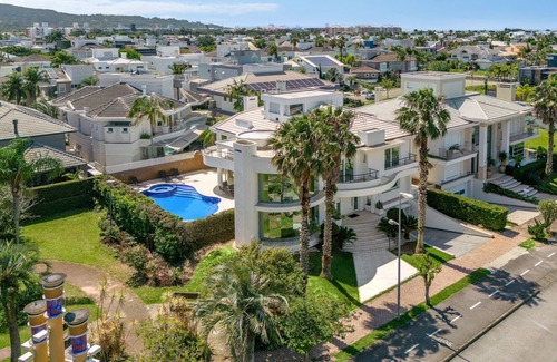 Jurere Apartment | Apartment practically inside a club, with 3 swimming pools and spa!