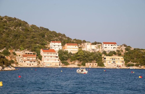 Zaklopatica Apartment | Apartments Graciela (53213-A1) - Zaklopatica - island Lastovo
