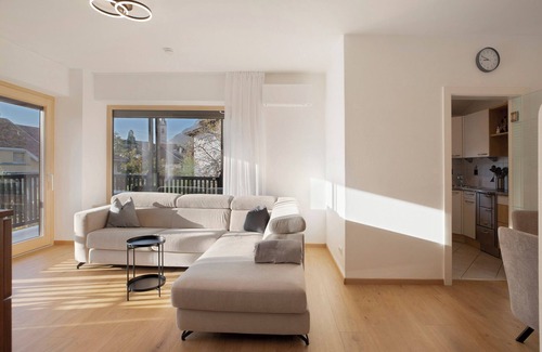 Caldaro Sulla Strada del Vino Apartment | Apartment 'Sonnblick Kaltern' with Mountain View, Wi-Fi and Air Conditioning