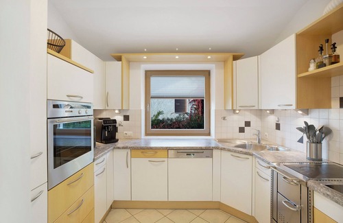 Caldaro Sulla Strada del Vino Apartment | Apartment 'Sonnblick Kaltern' with Mountain View, Wi-Fi and Air Conditioning