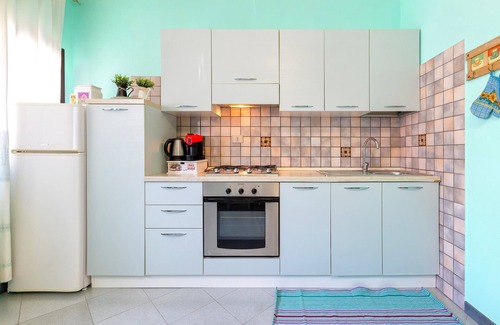 Trinita d'Agultu Apartment | Apartment 'Rosa' with Wi-Fi and Air Conditioning