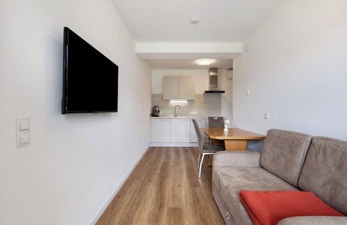 Unterrain/Riva di Sotto Apartment | Apartment 'Haus Stolz Rebenblick' with Mountain View, Wi-Fi and Air Conditioning