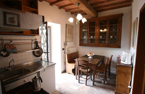 Greve in Chianti Apartment | Aparment in a Chianti Villa, pool, terrace with Wi-Fi, barbecue, quiet,sleep 4