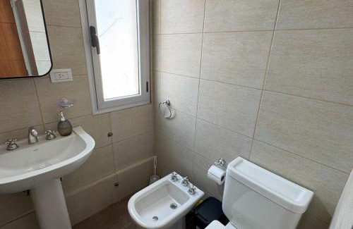 Rio Cuarto Apartment | Apart Azucena, 1 dormitorio céntrico con balcón y cochera