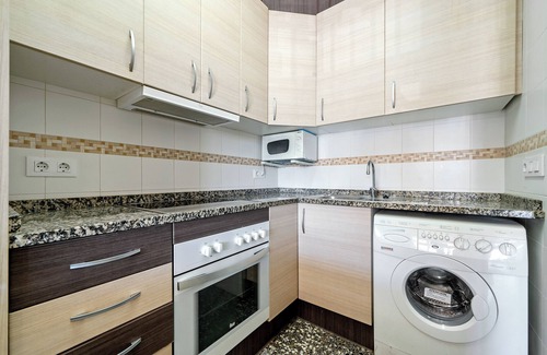 Sant Salvador Apartment | Apartment 'Edificio Victoria 1º-2ª' with Sea View, Private Terrace and Wi-Fi