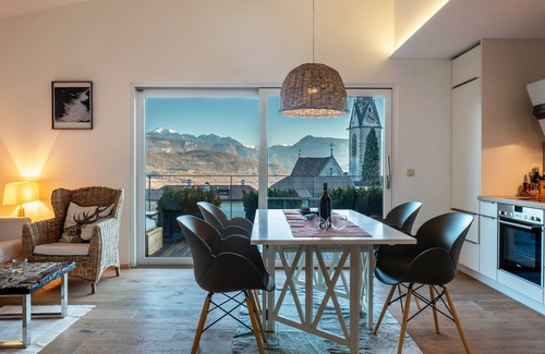 Caldaro Sulla Strada del Vino Apartment | Apartment 'Villa KaTo' with Lake View, Garden & Terrace