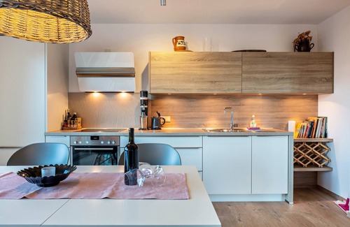 Caldaro Sulla Strada del Vino Apartment | Apartment 'Villa KaTo' with Lake View, Garden & Terrace