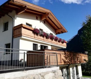 Tux Apartment | Apart Kristall