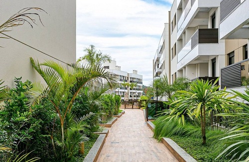 Cachoeira do Bom Jesus Apartment | Apart Near the Beach in Cond. w/Pool Adc0205